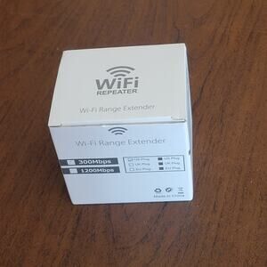WiFi 300mbps Repeater Wireless Range Extender New, in the box